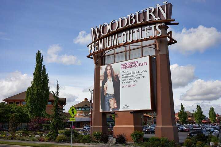 Private Shopping Tour from Portland Hotels to Woodburn Outlets - Photo 1 of 7